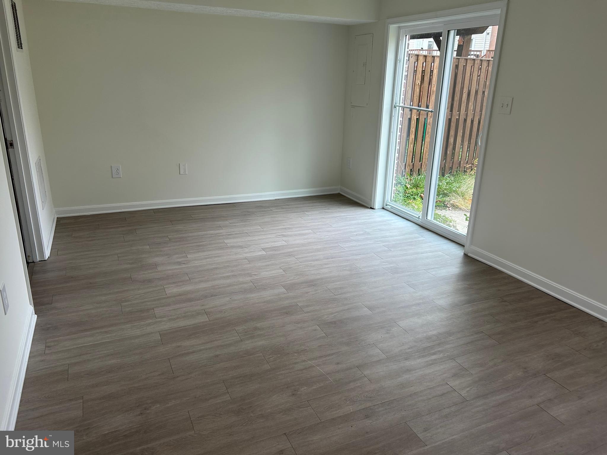 BONIWOOD - PLAT FOUR - Residential Lease