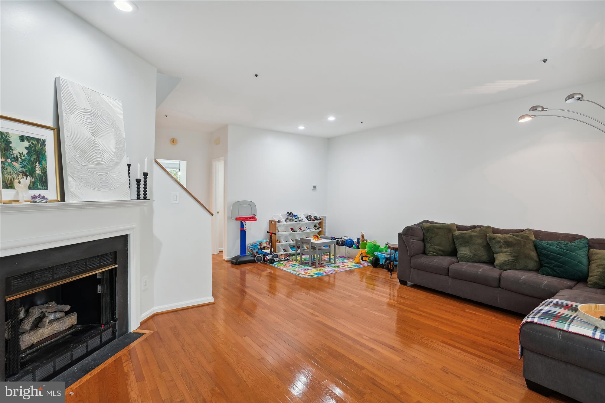 RIDGEFIELD - Residential Lease