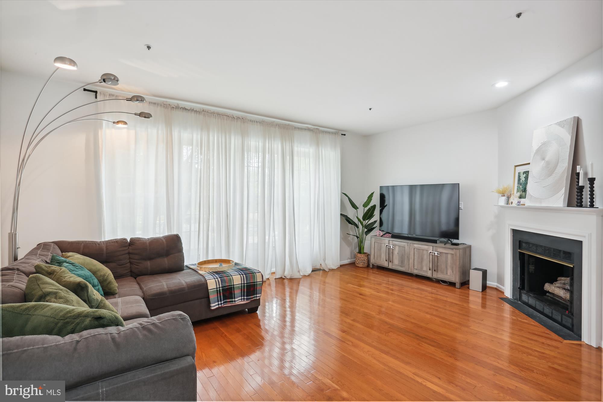 RIDGEFIELD - Residential Lease