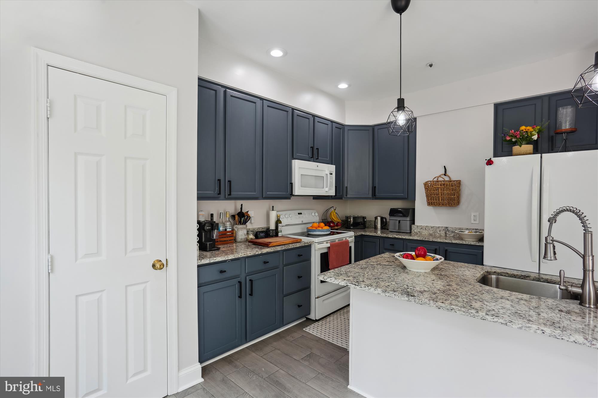 RIDGEFIELD - Residential Lease