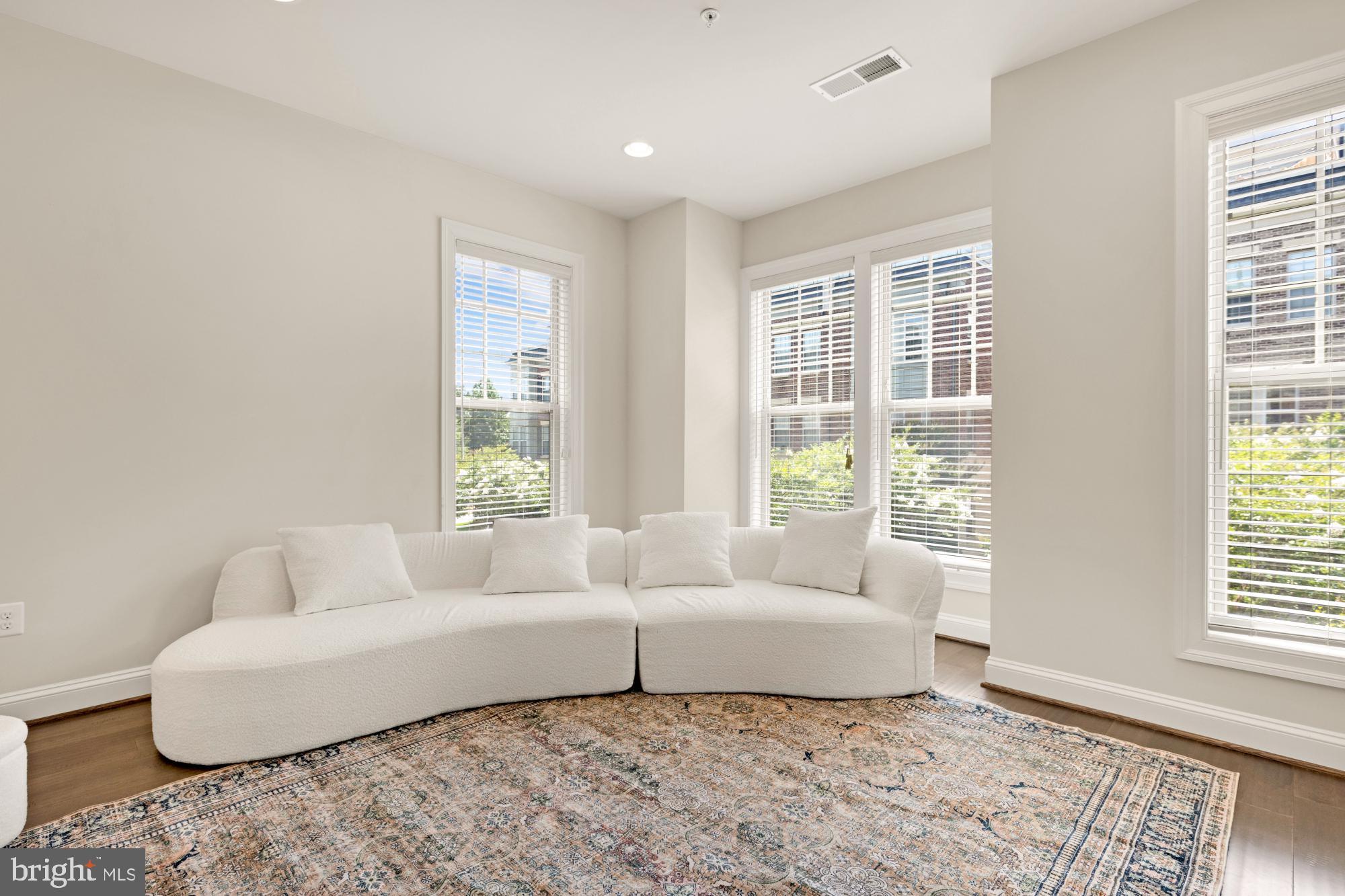 POTOMAC OVERLOOK CONDO - Residential