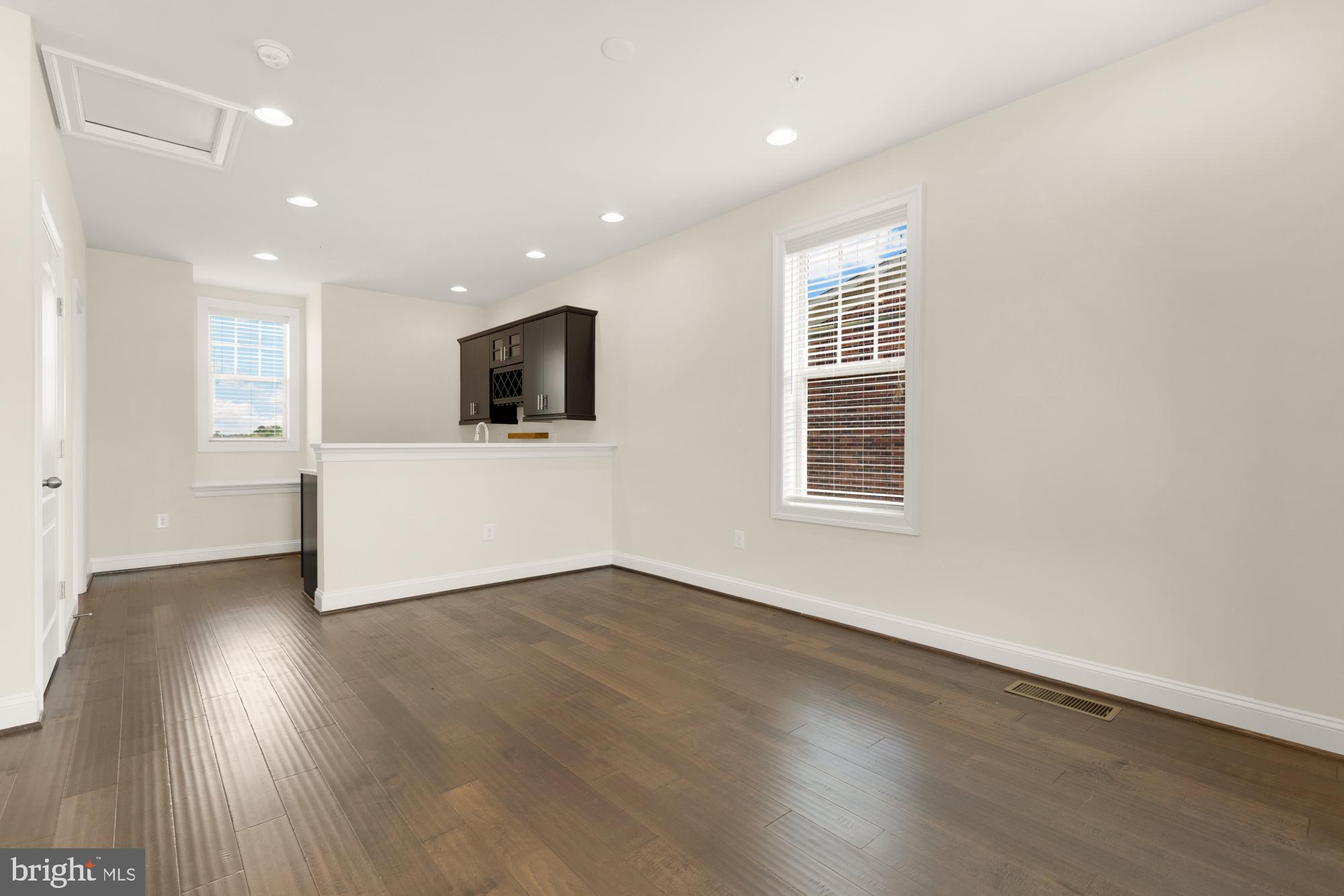 POTOMAC OVERLOOK CONDO - Residential