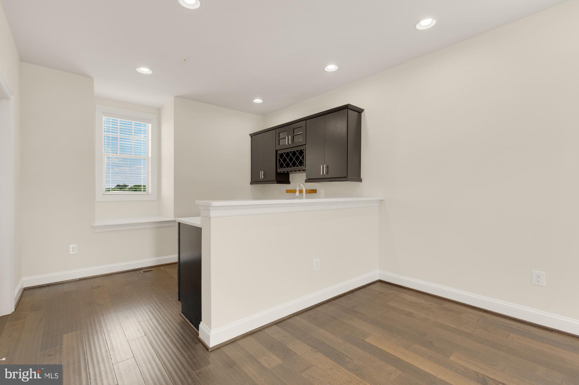 POTOMAC OVERLOOK CONDO - Residential