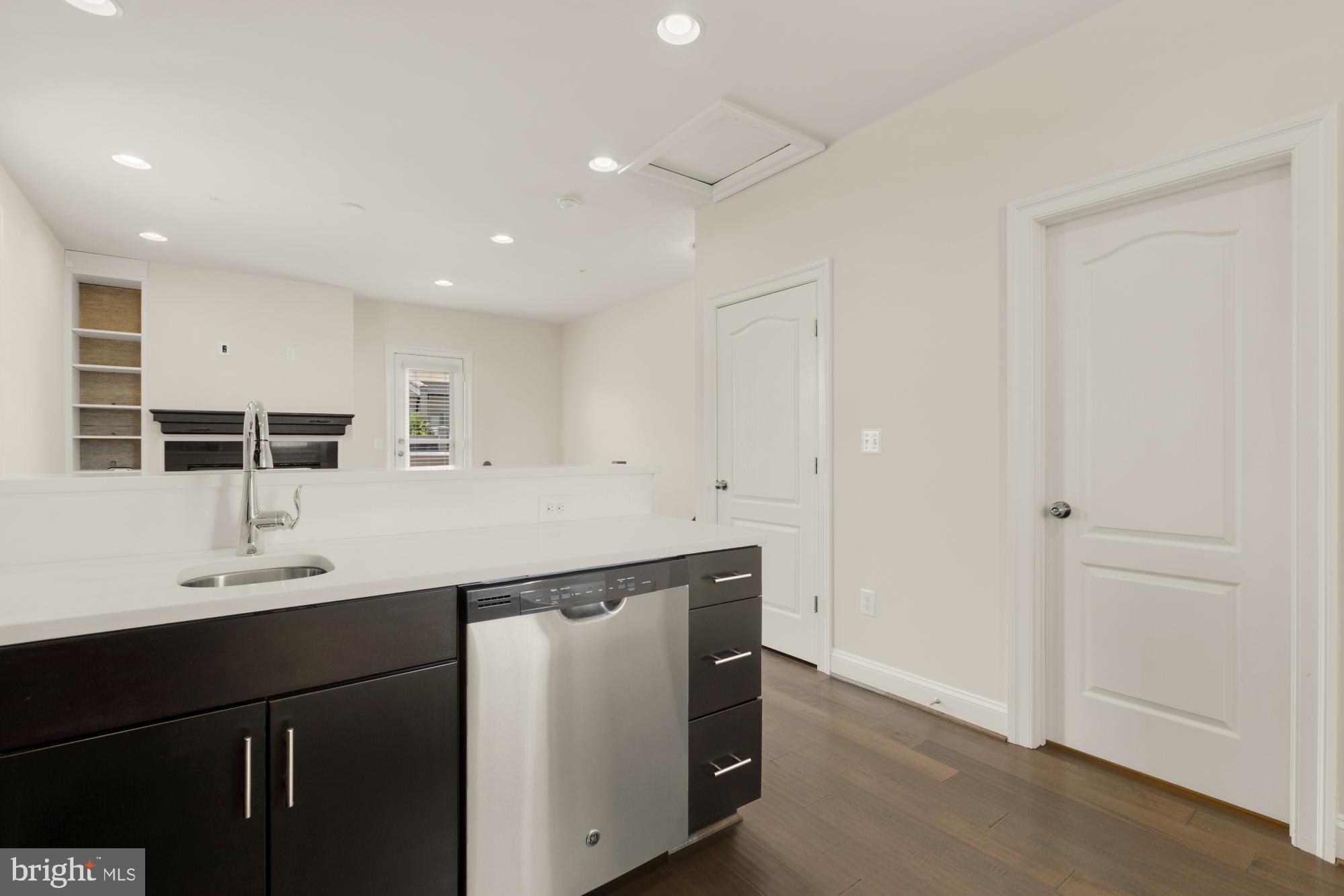 POTOMAC OVERLOOK CONDO - Residential