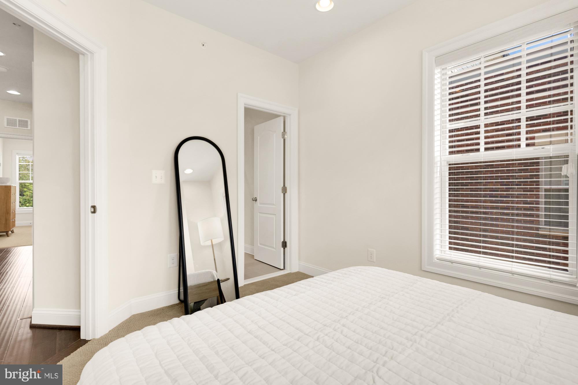 POTOMAC OVERLOOK CONDO - Residential