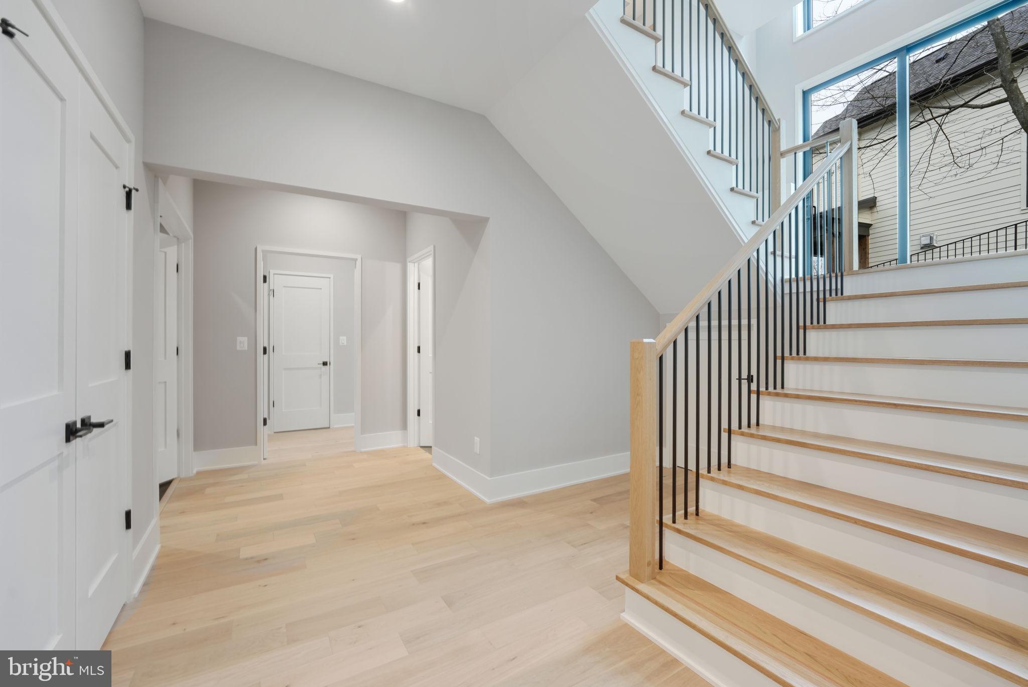 COUNTRY CLUB - Residential