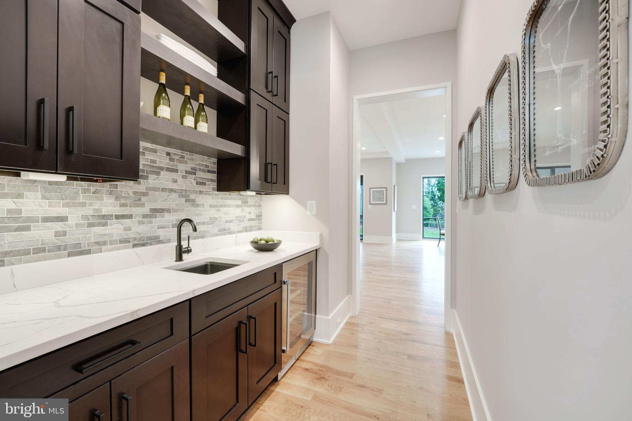 COUNTRY CLUB - Residential