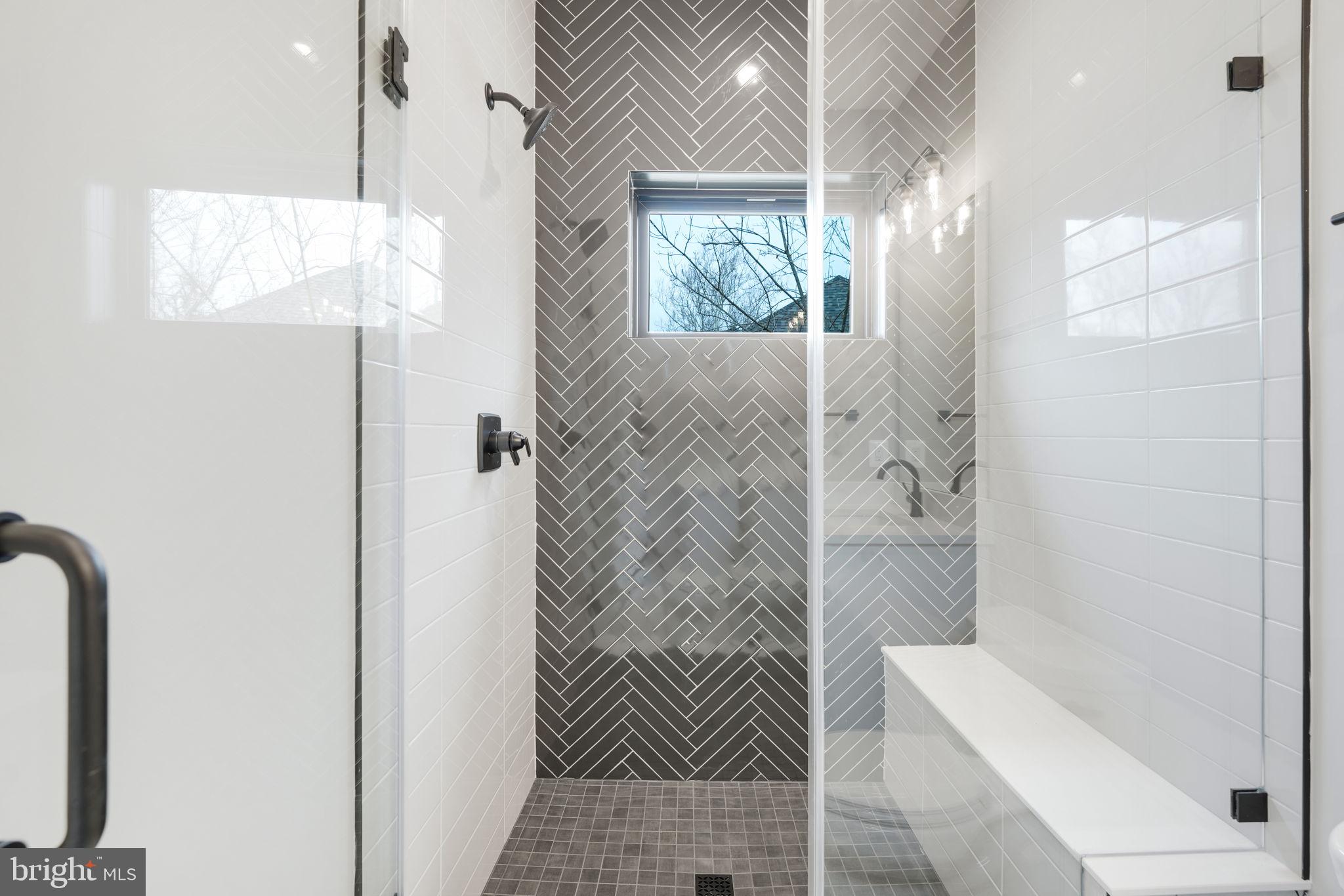 COUNTRY CLUB - Residential