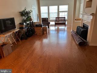 CAMERON GROVE CONDO IV> - Residential