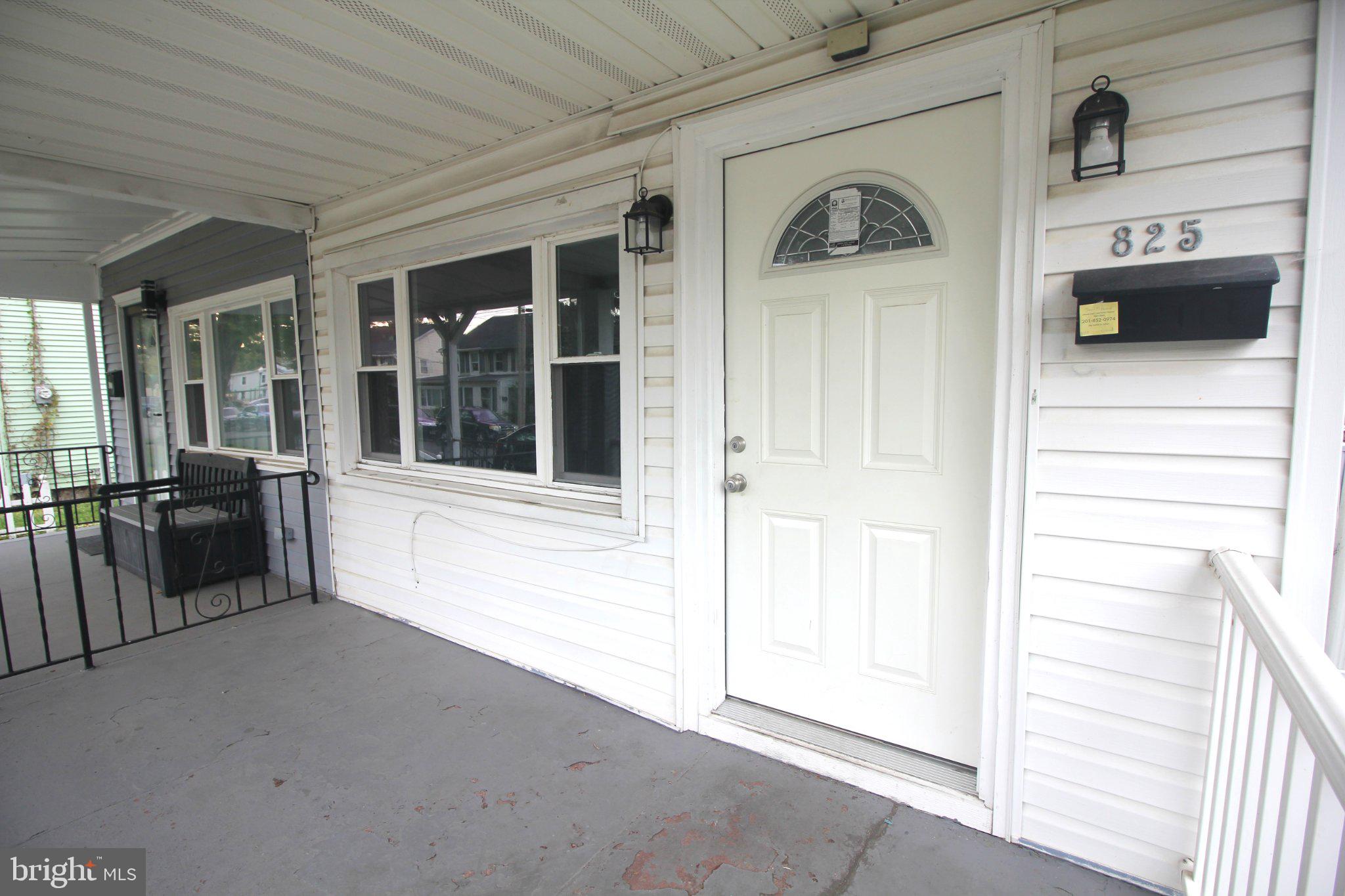 825 W 2ND STREET W