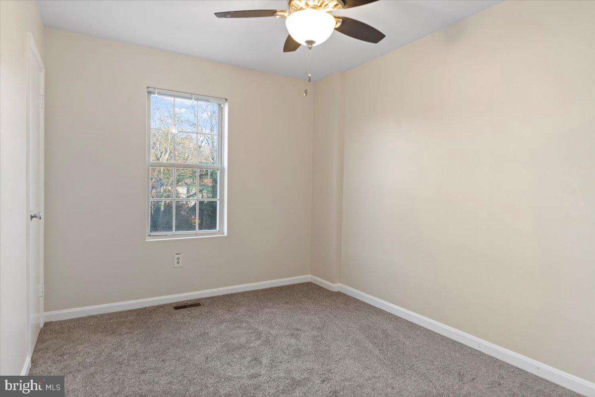 LONDON WOODS - Residential