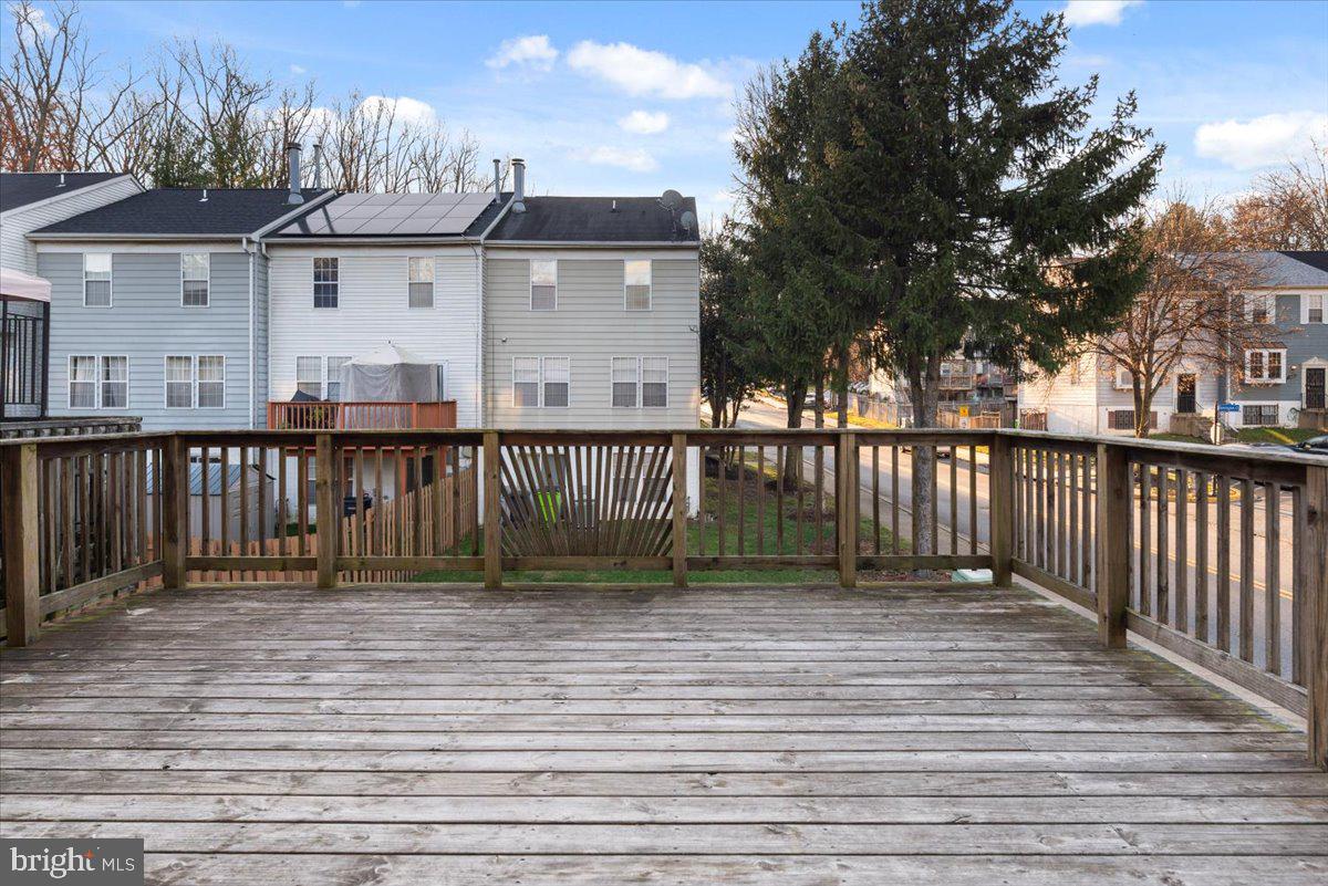 LONDON WOODS - Residential