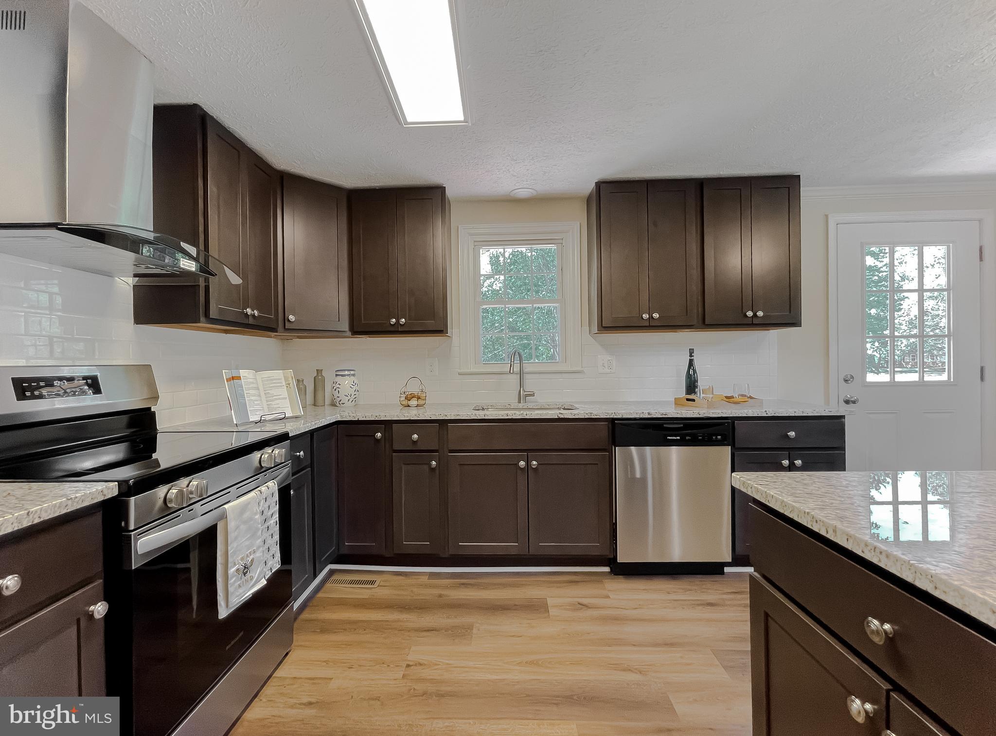 BAYBERRY EST. - Residential Lease