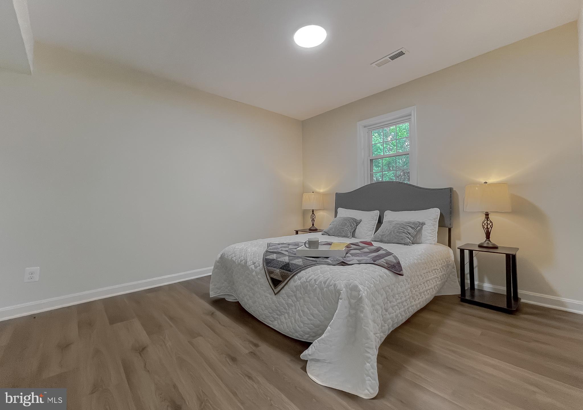 BAYBERRY EST. - Residential Lease