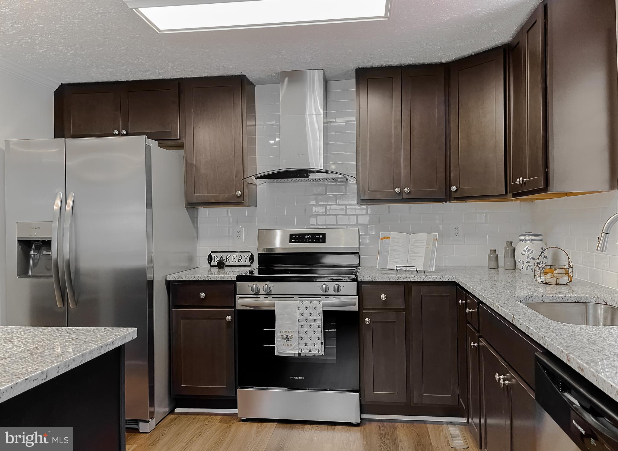 BAYBERRY EST. - Residential Lease