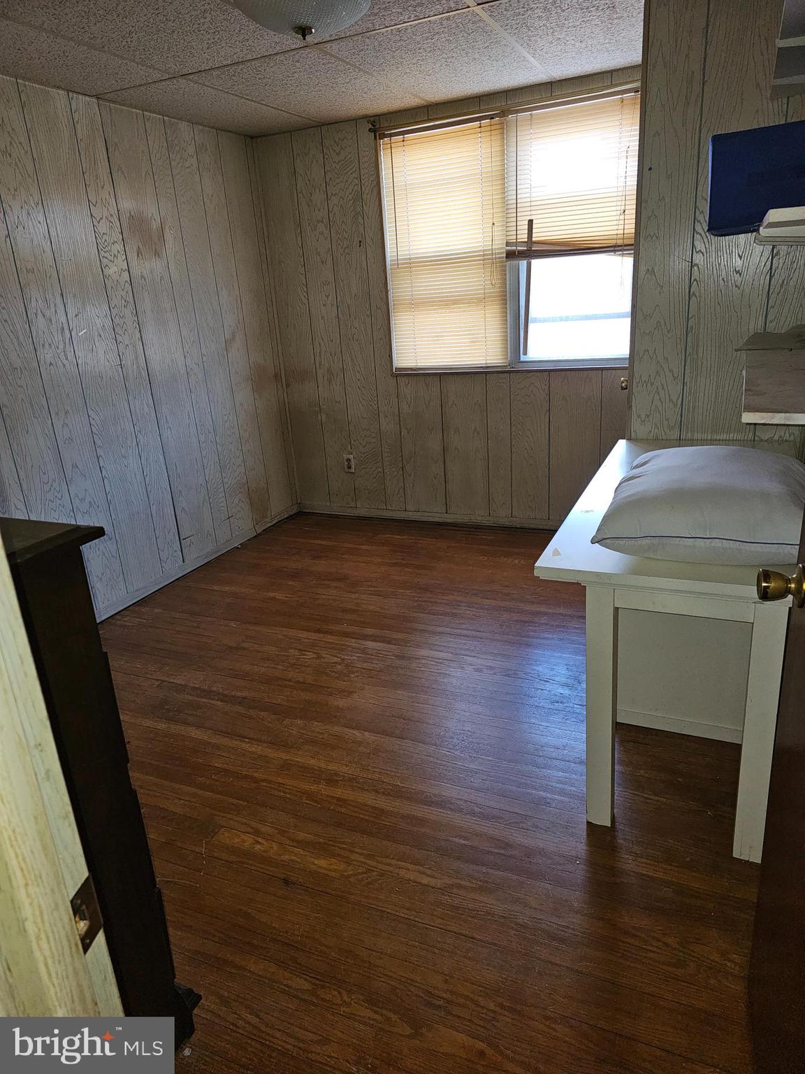 LAWNCREST - Residential