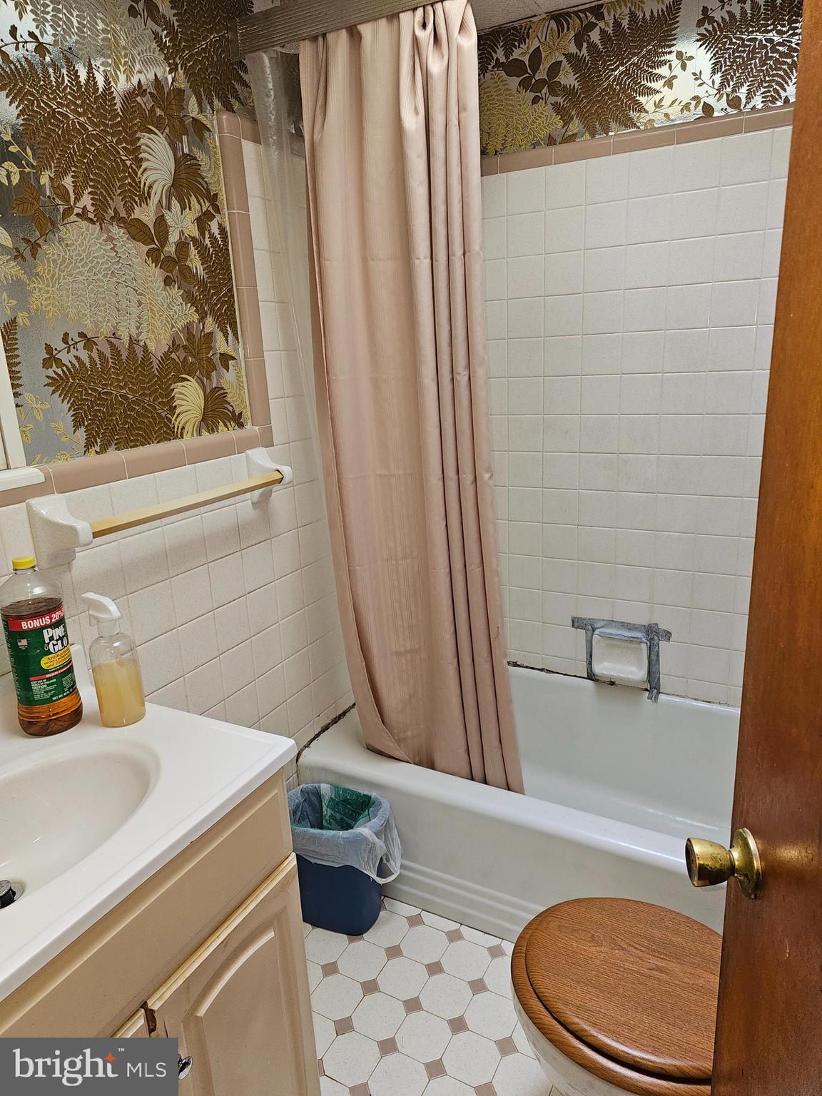 LAWNCREST - Residential