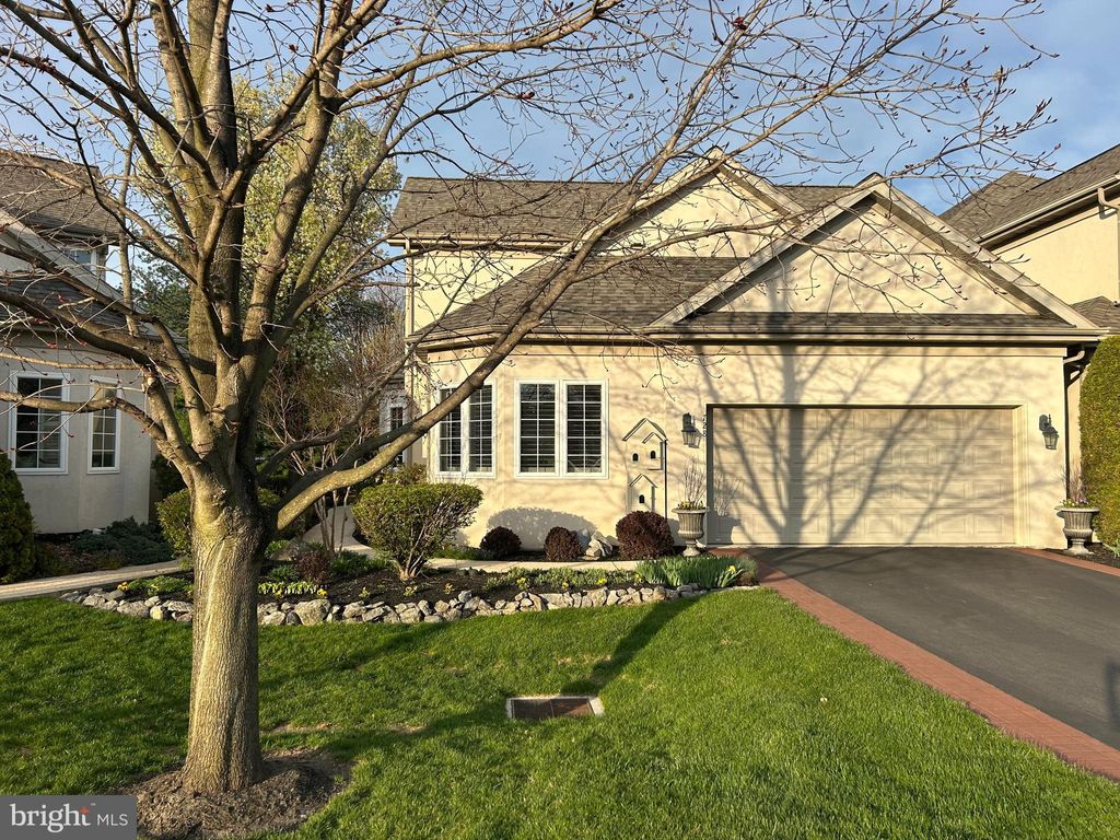 Photo of 728 Woodfield Drive, LITITZ, PA 17543 (MLS # PALA2082428)