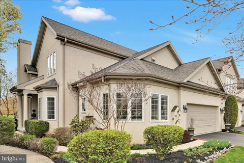 Photo of 728 Woodfield Drive, LITITZ, PA 17543 (MLS # PALA2082428)