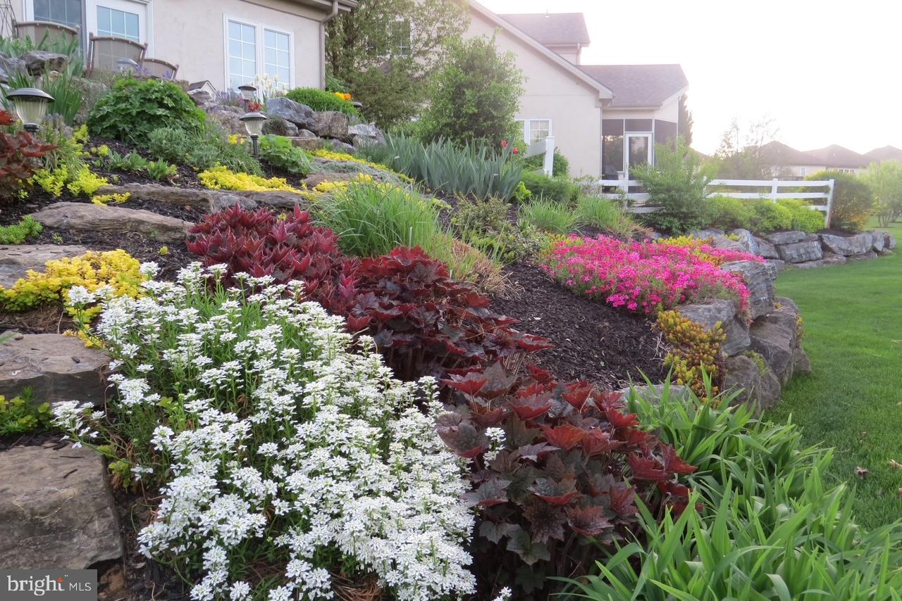 VILLAS AT BENT CREEK - Residential