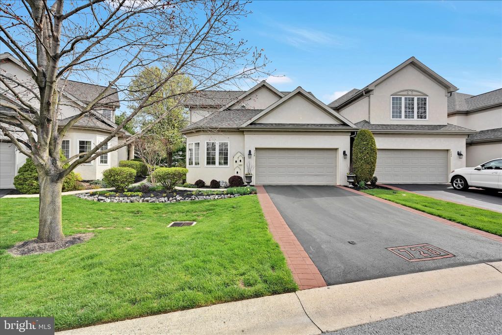 Photo of 728 Woodfield Drive, LITITZ, PA 17543 (MLS # PALA2082428)