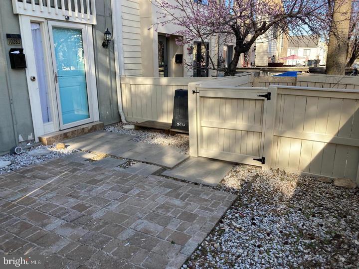 CLUBSIDE - Residential Lease