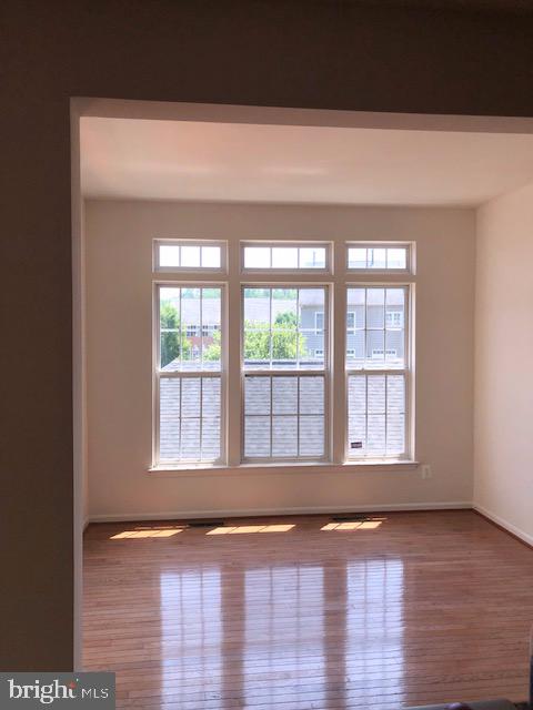 PORT POTOMAC - Residential