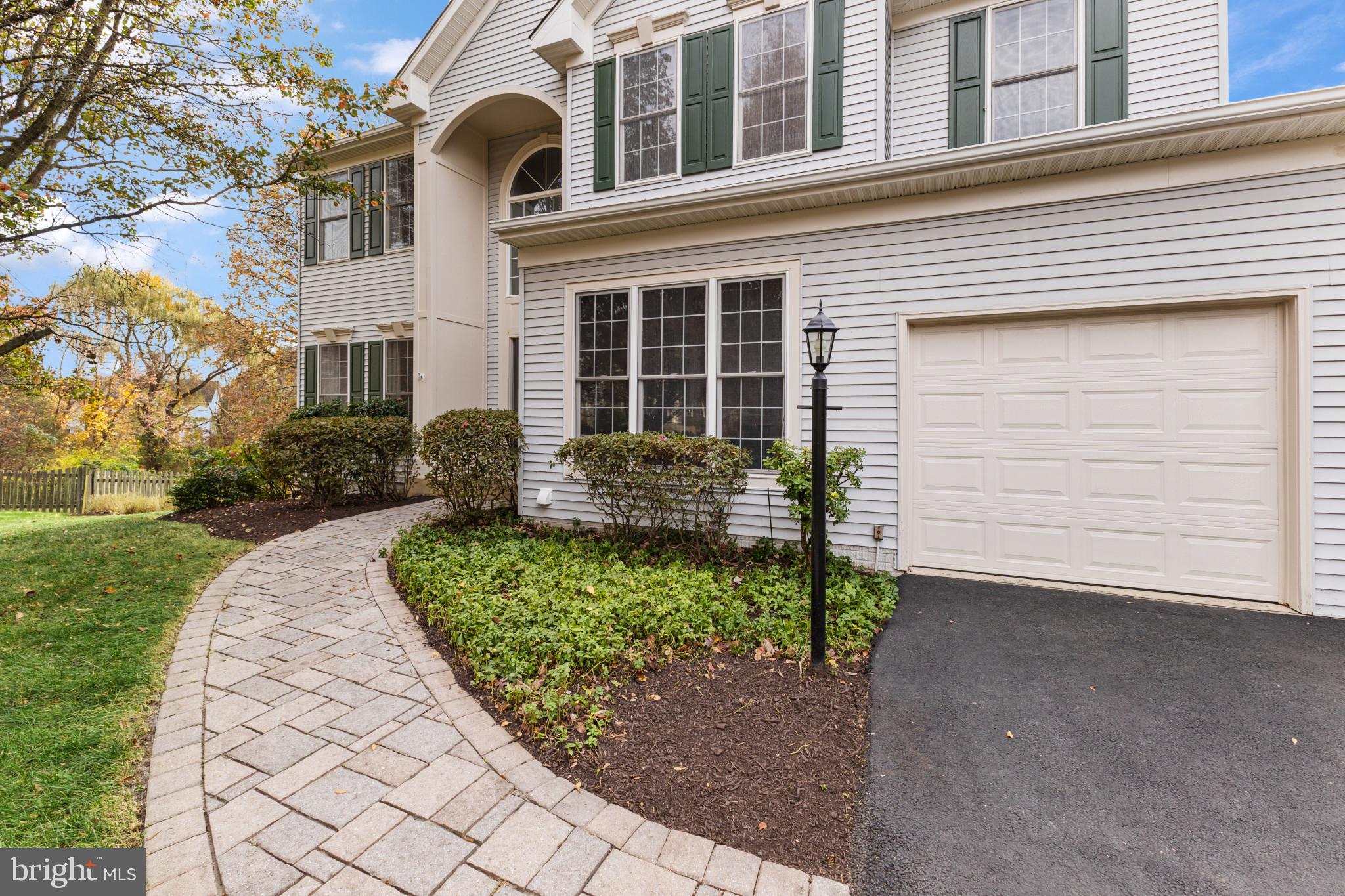 ASHBURN FARM - Residential