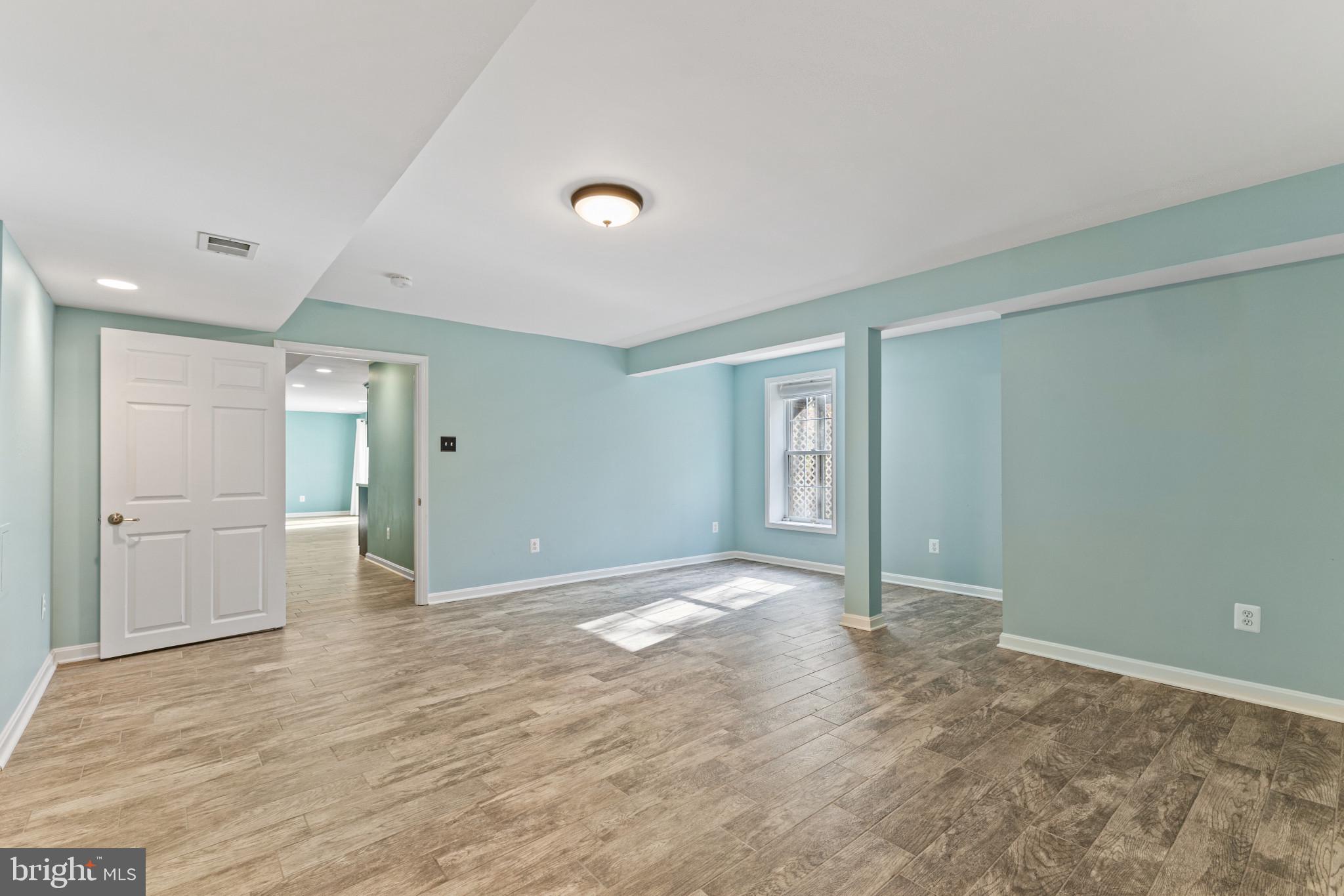 ASHBURN FARM - Residential