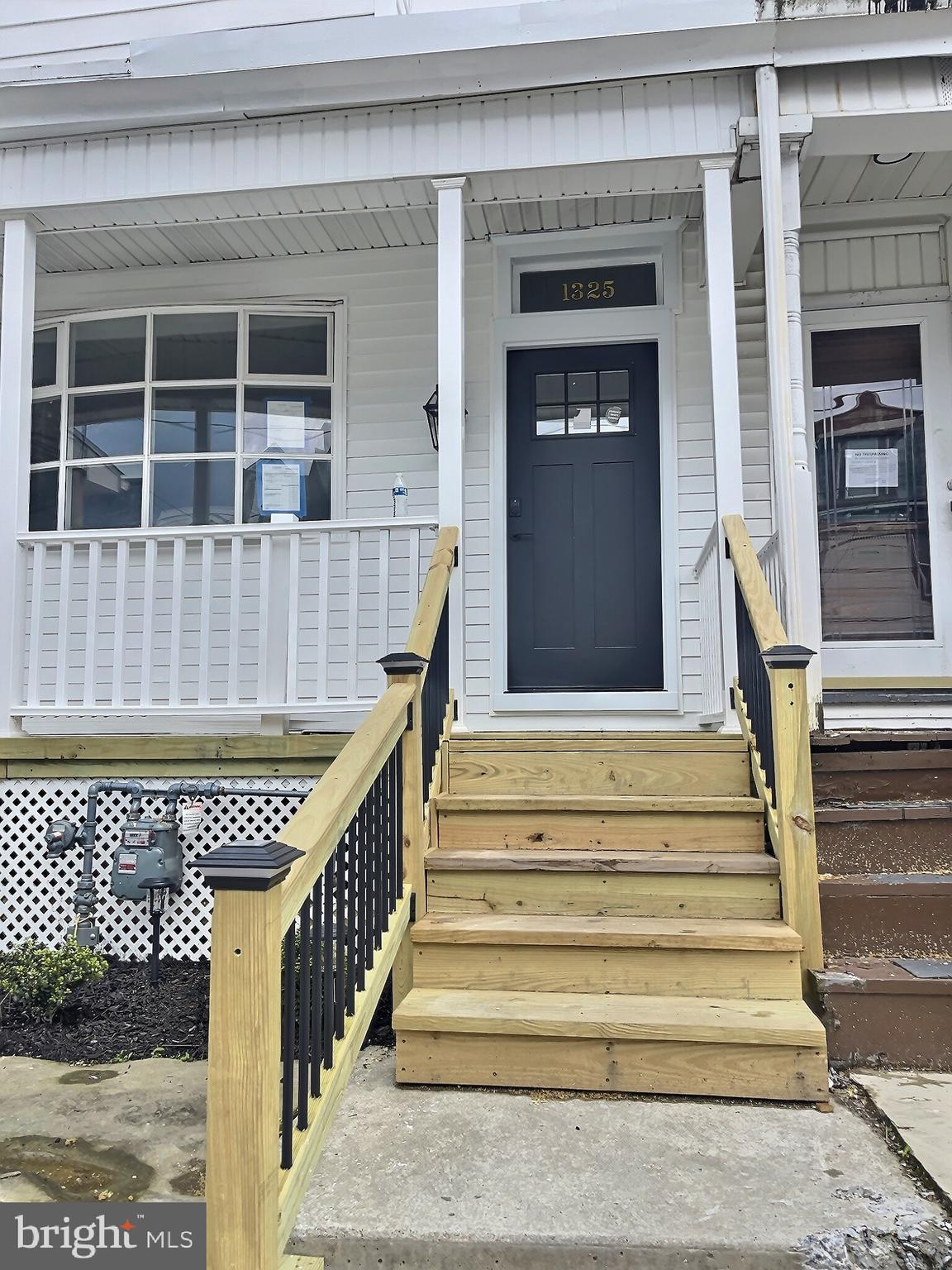 1325 W NORWEGIAN STREET
