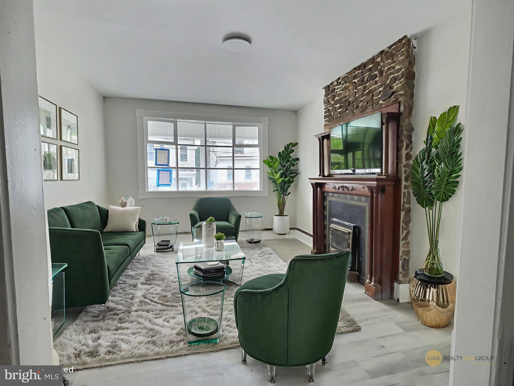 1325 W NORWEGIAN STREET