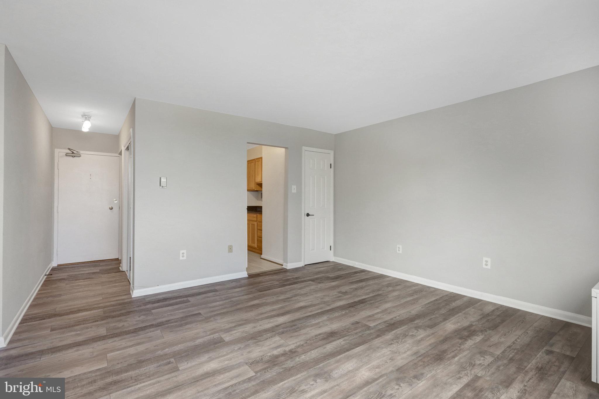 WAVERLY HILLS - Residential