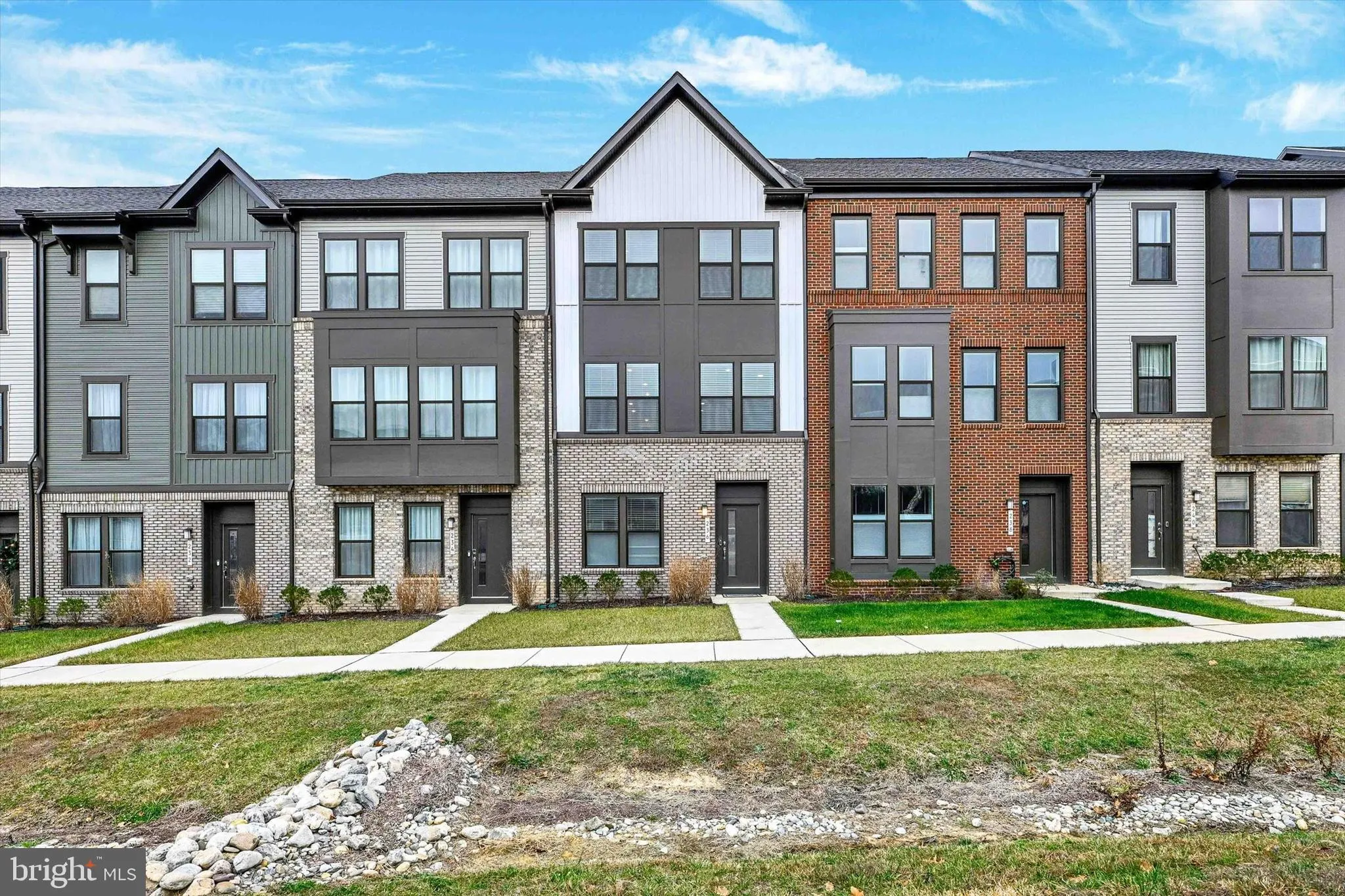 Laurel, Maryland 20724, United States, 4 Bedrooms Bedrooms, ,4 BathroomsBathrooms,Residential,Active,251938