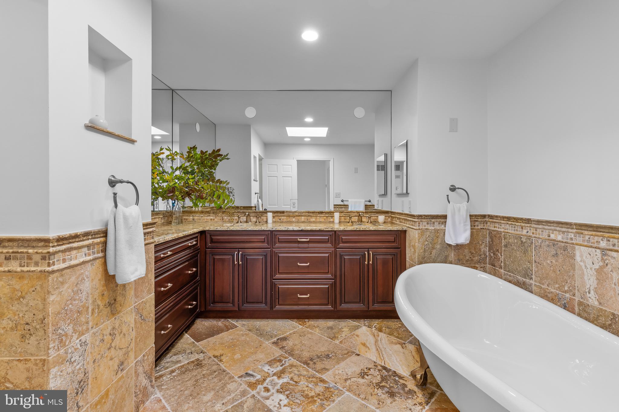 SOUTHGATE HARBOR - Residential