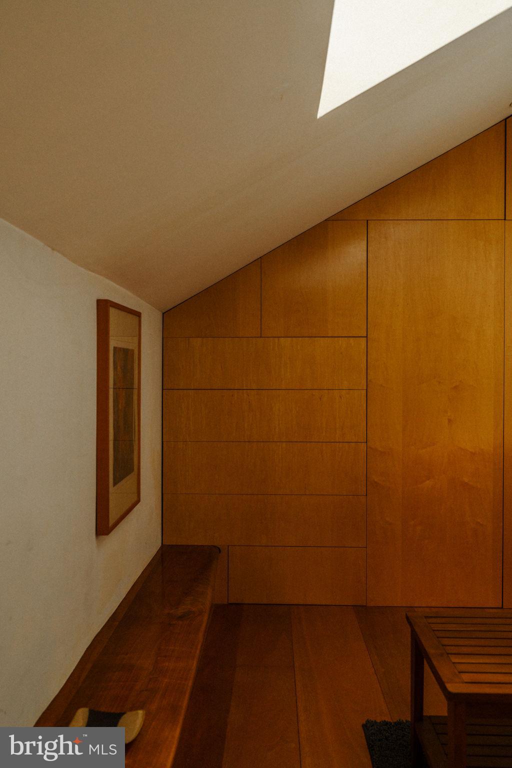 RADNOR HUNT - Residential