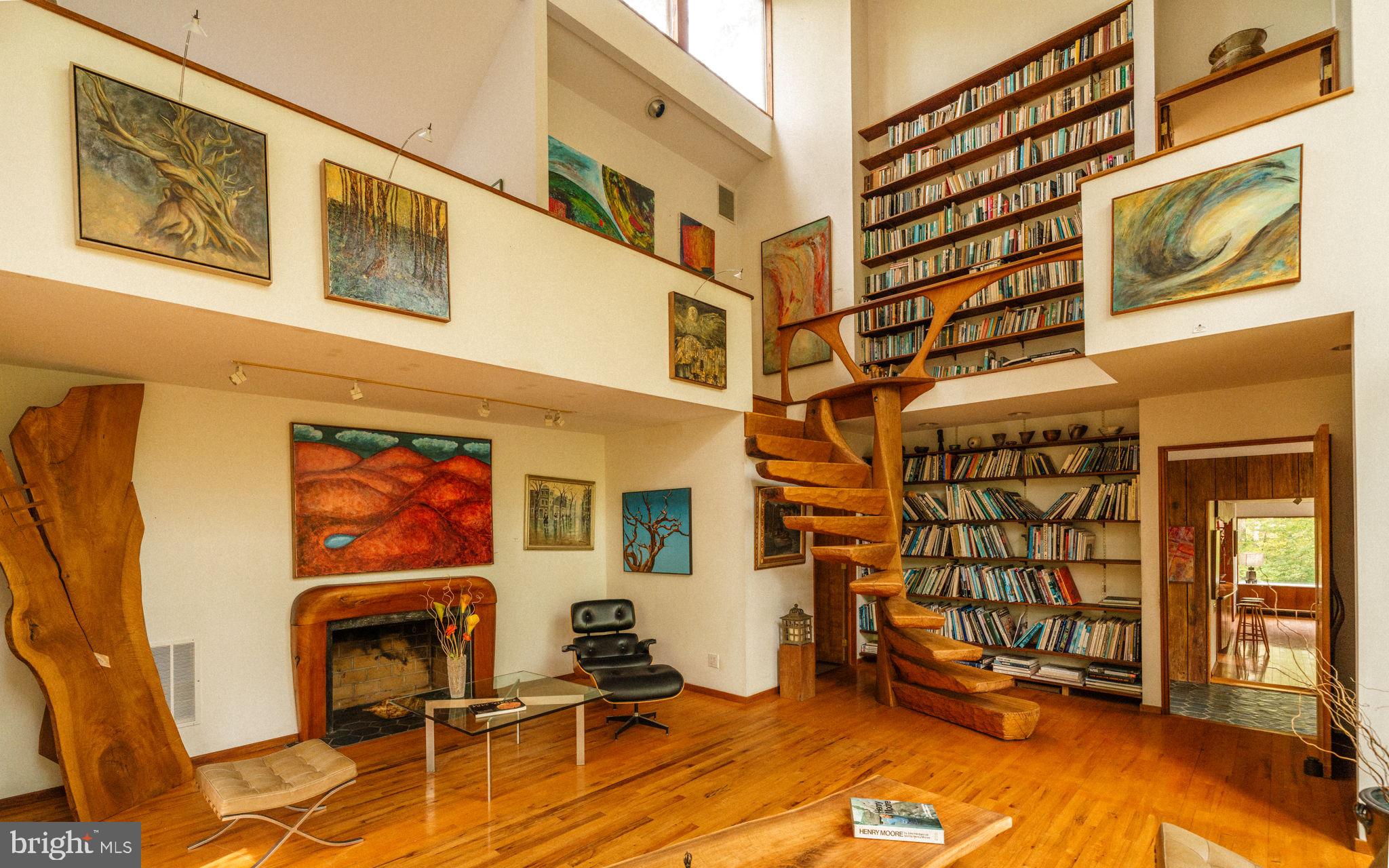 RADNOR HUNT - Residential