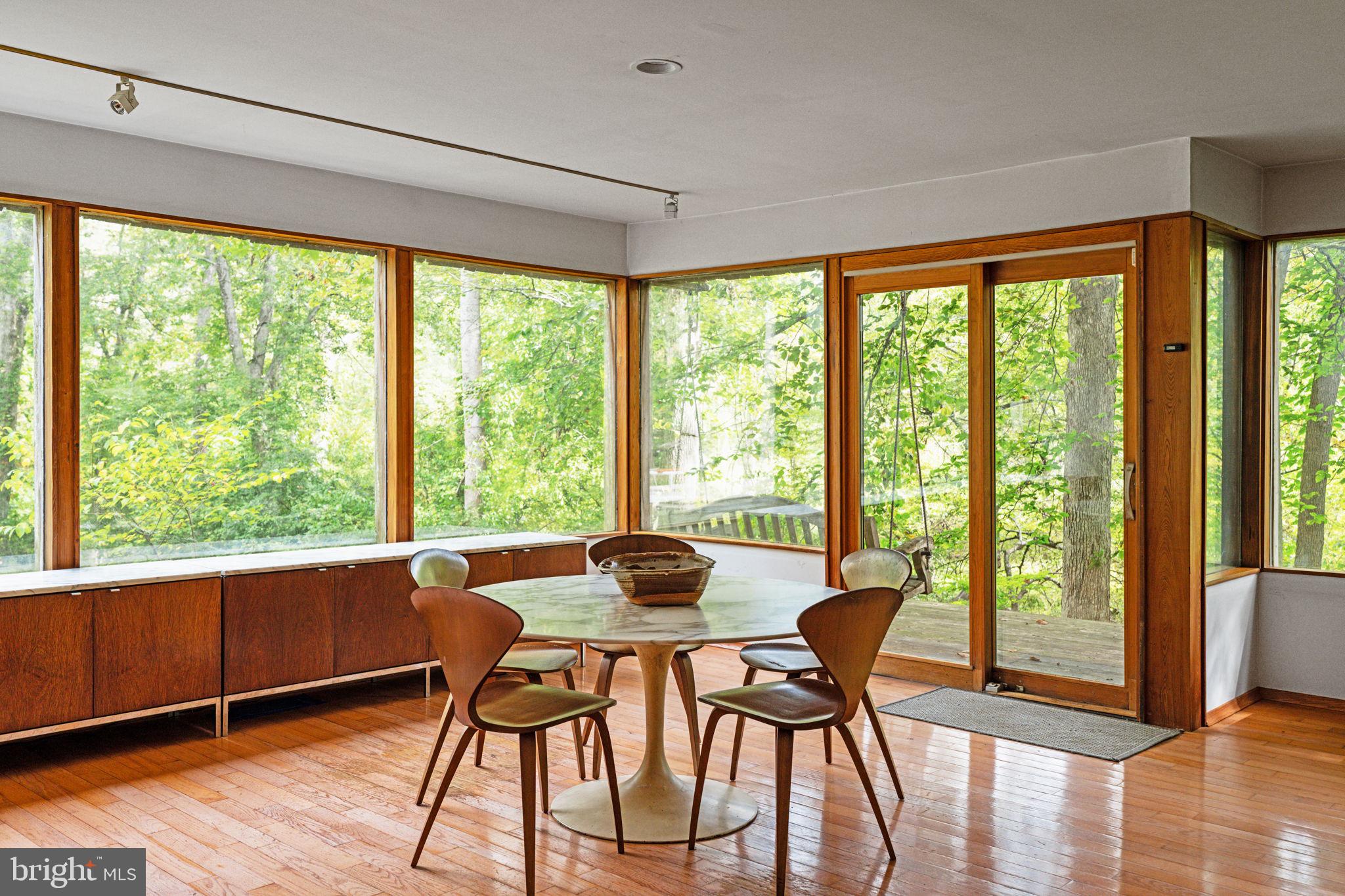 RADNOR HUNT - Residential