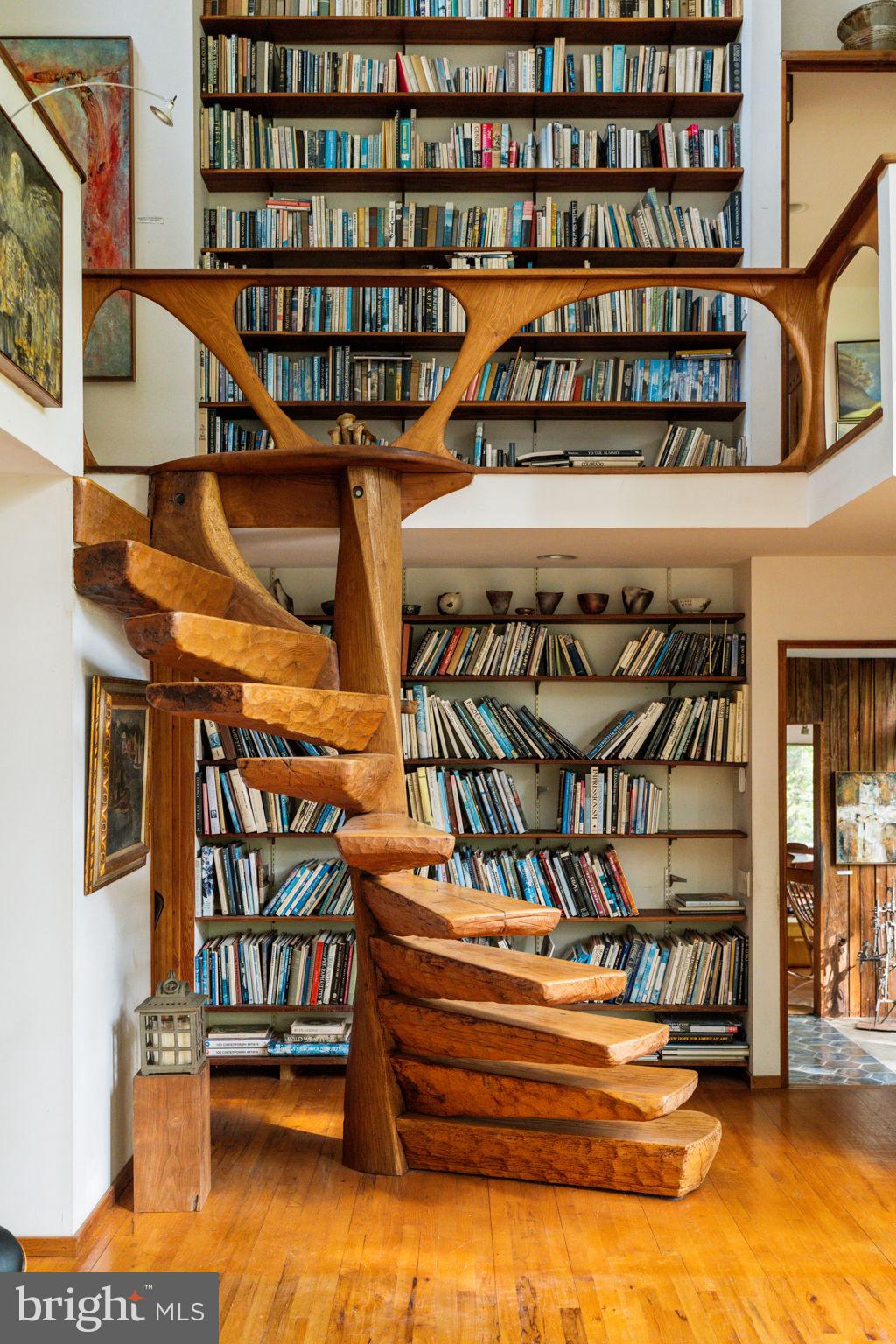 RADNOR HUNT - Residential