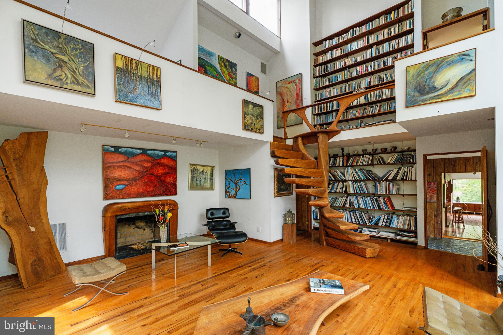 RADNOR HUNT - Residential