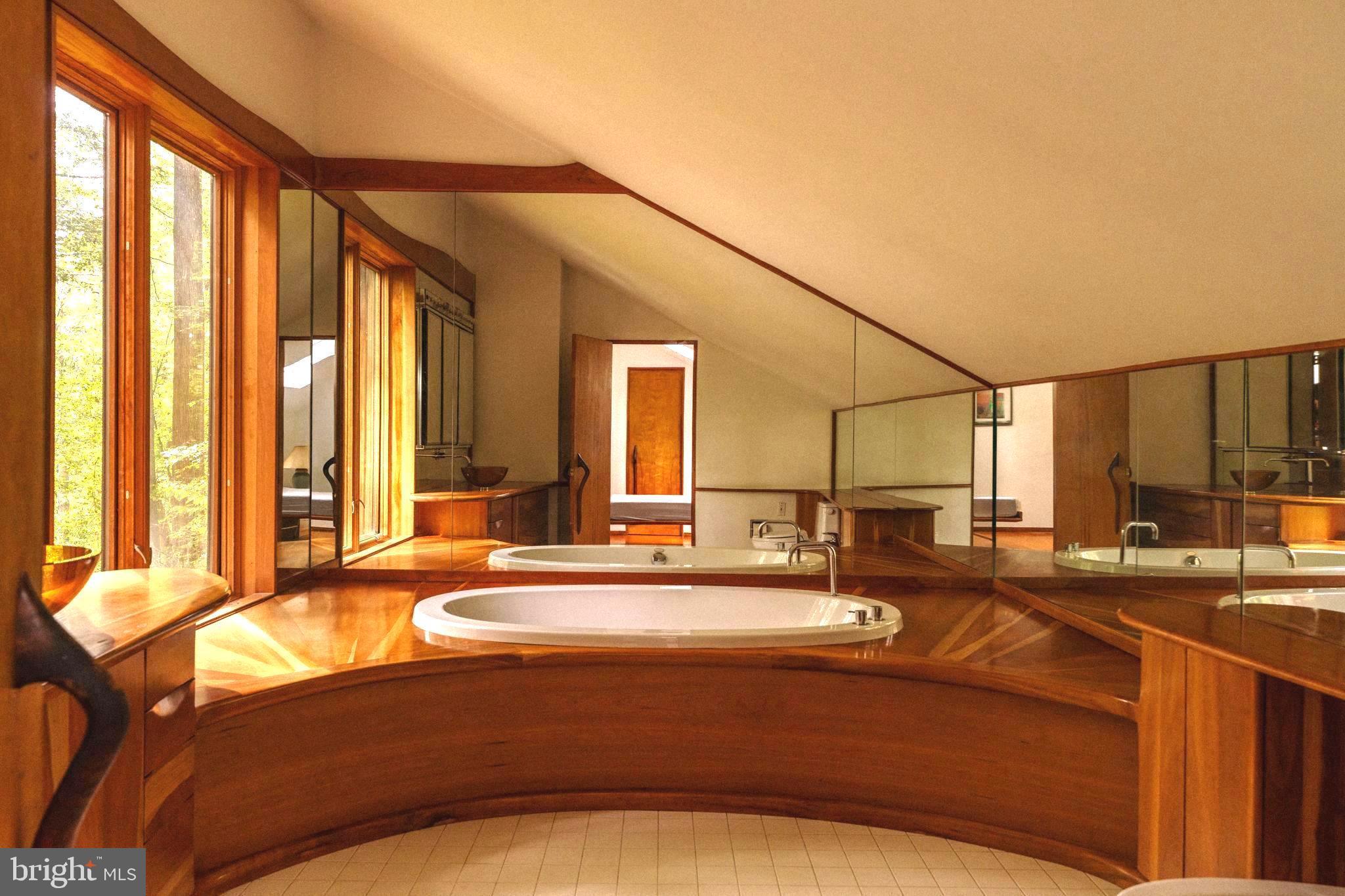 RADNOR HUNT - Residential