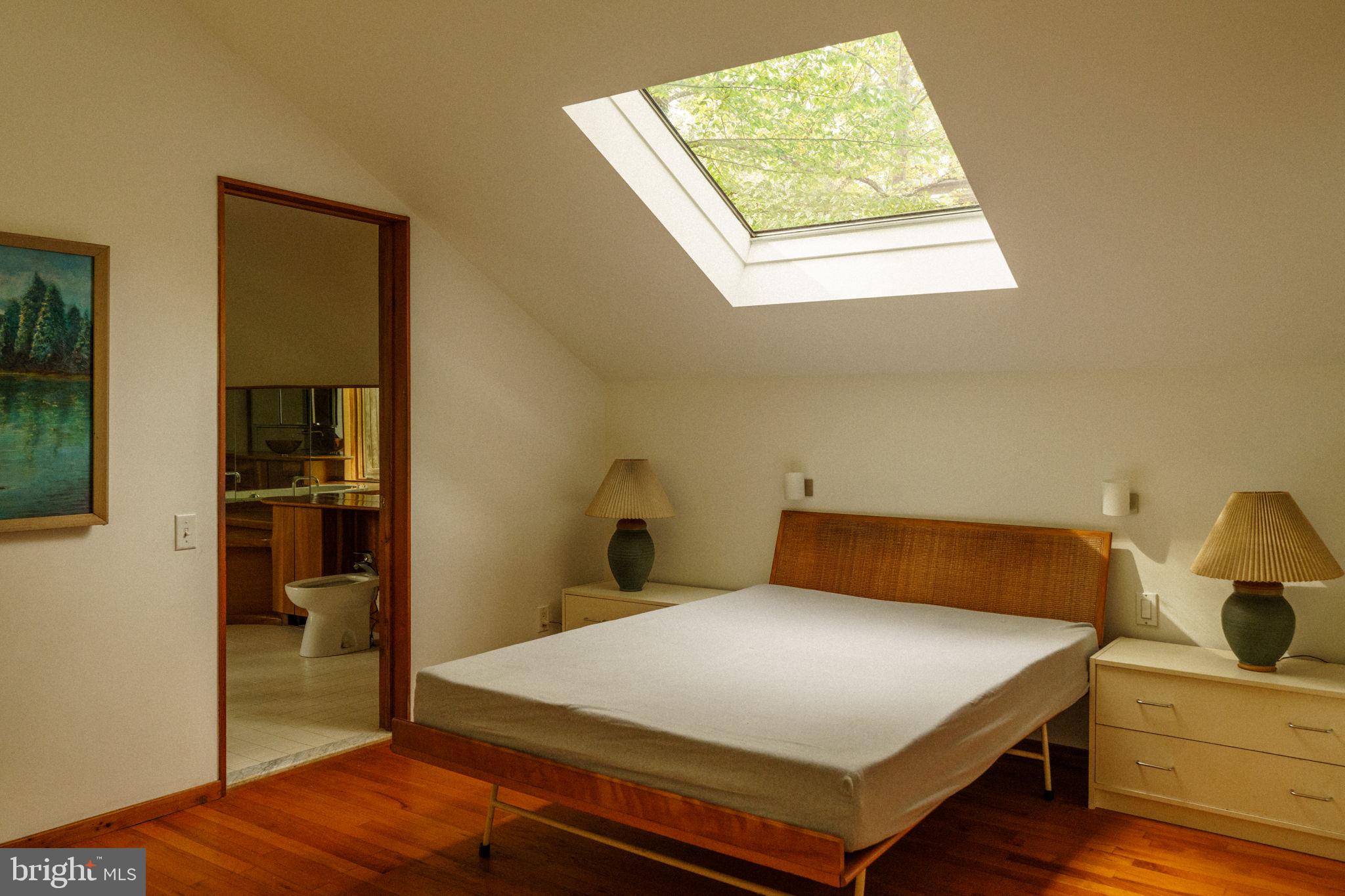 RADNOR HUNT - Residential