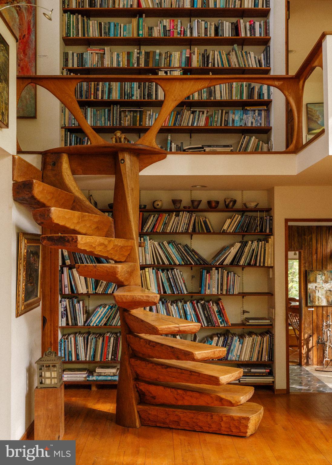 RADNOR HUNT - Residential