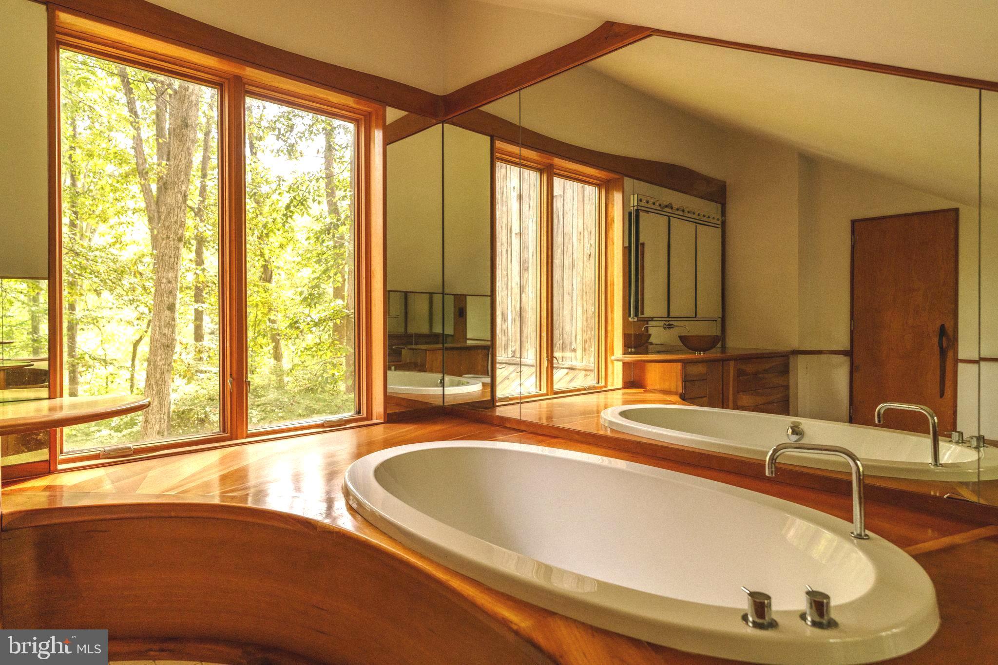 RADNOR HUNT - Residential