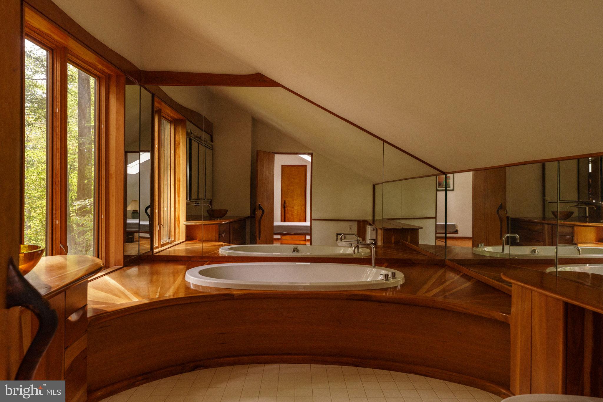 RADNOR HUNT - Residential