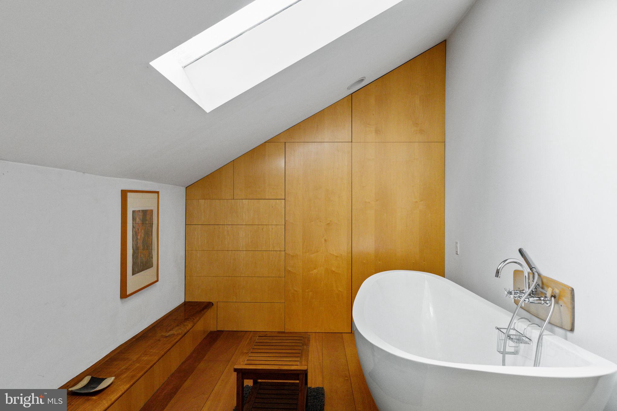 RADNOR HUNT - Residential