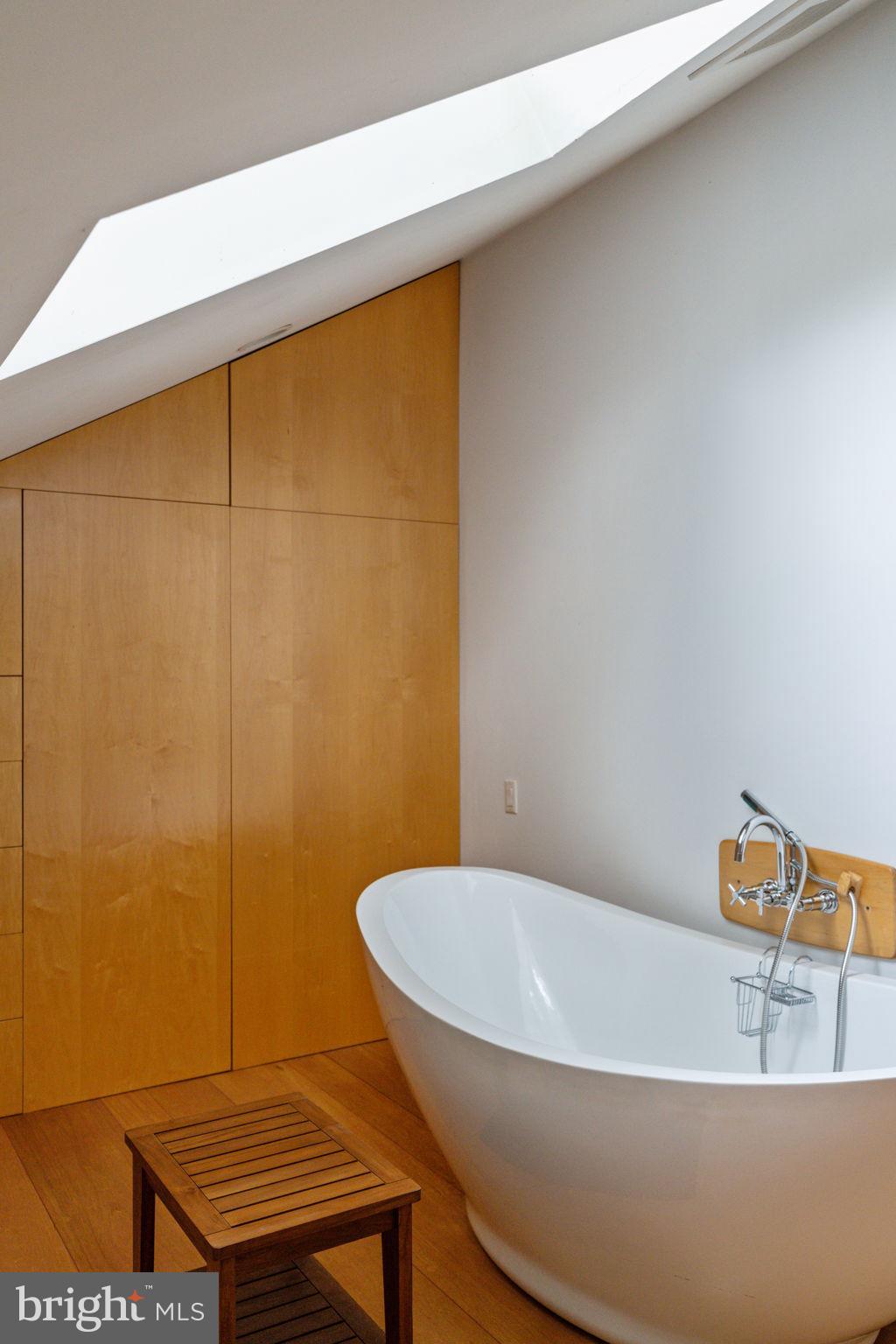 RADNOR HUNT - Residential