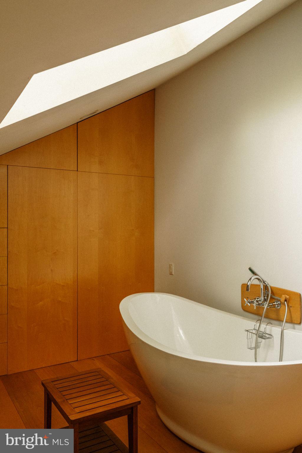 RADNOR HUNT - Residential