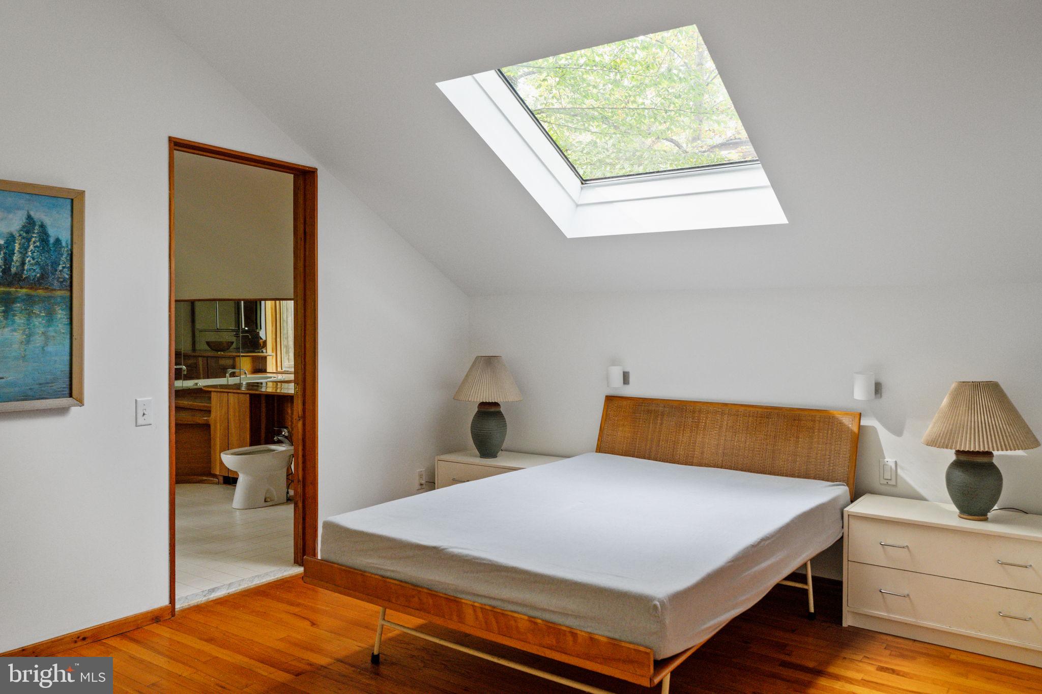 RADNOR HUNT - Residential