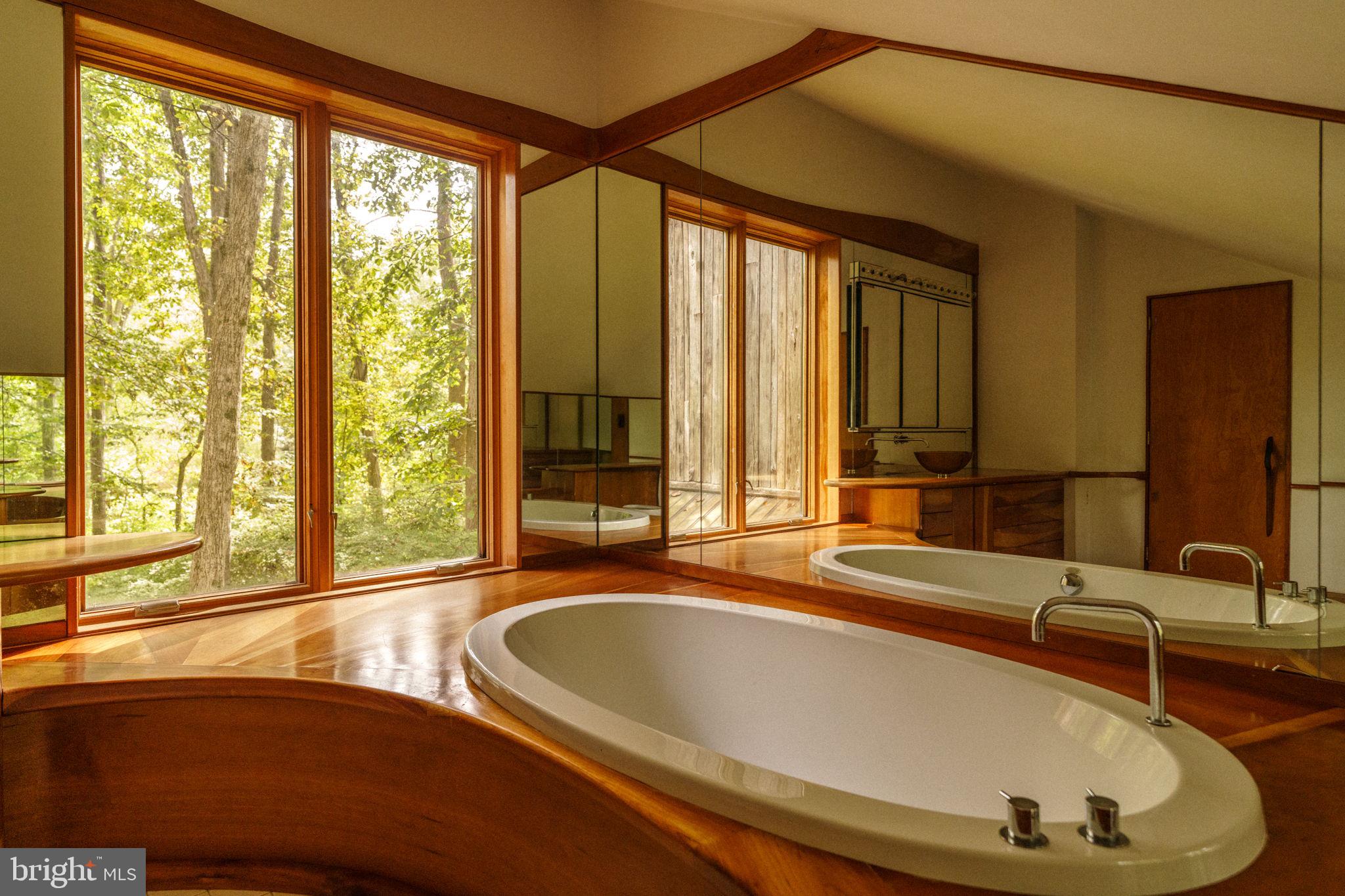 RADNOR HUNT - Residential