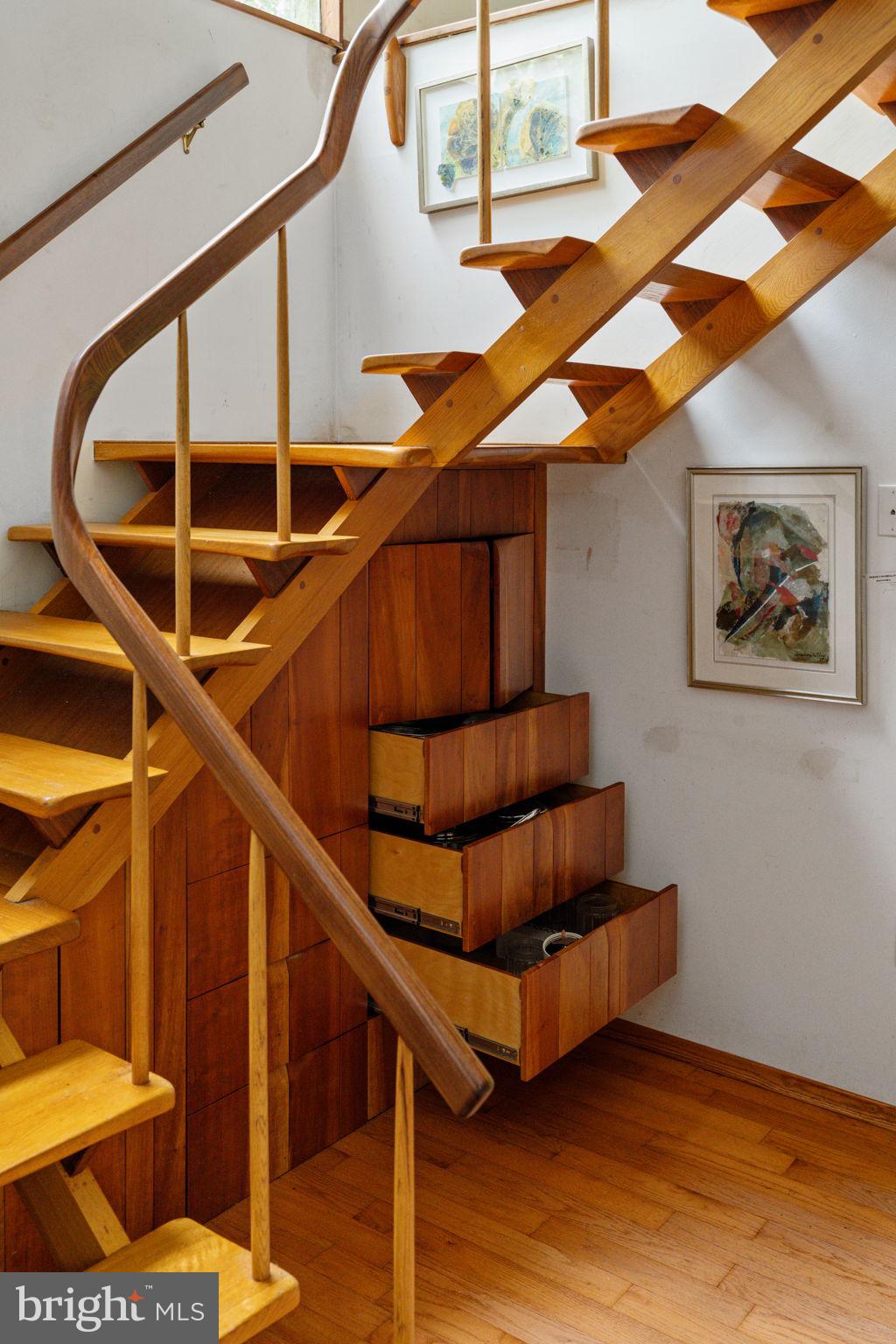 RADNOR HUNT - Residential